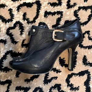 Size 4M ankle boots